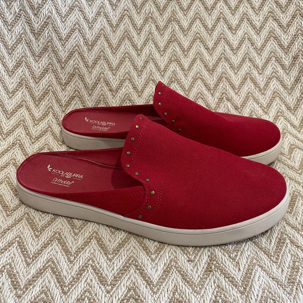 Koolaburra by UGG Darcee Slip On womens size 11 Red White Bronze tone studs EUC